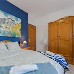 Sea View Blue Pearl * Arico